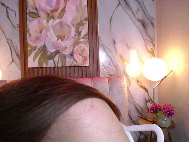 PrettyAriel webcam