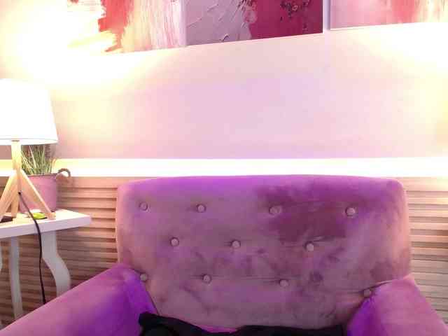 PrettyAriel webcam