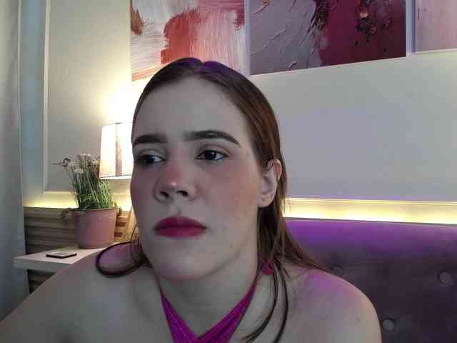 PrettyAriel webcam