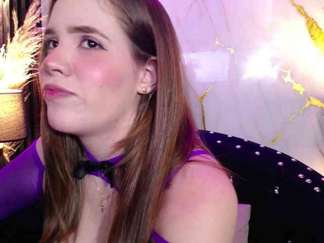 PrettyAriel webcam