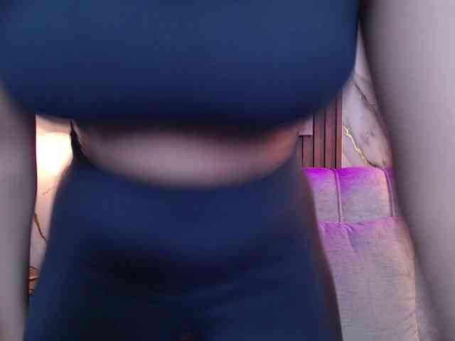 PrettyAriel webcam