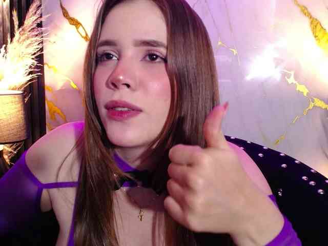 PrettyAriel webcam