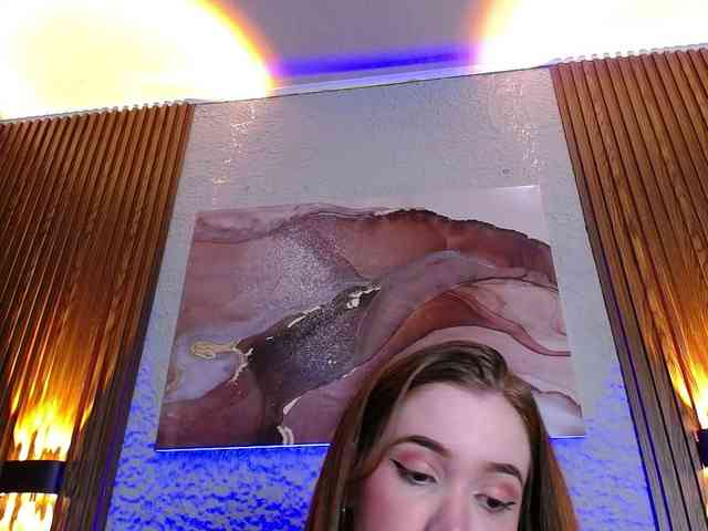 PrettyAriel webcam