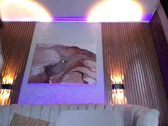 PrettyAriel webcam