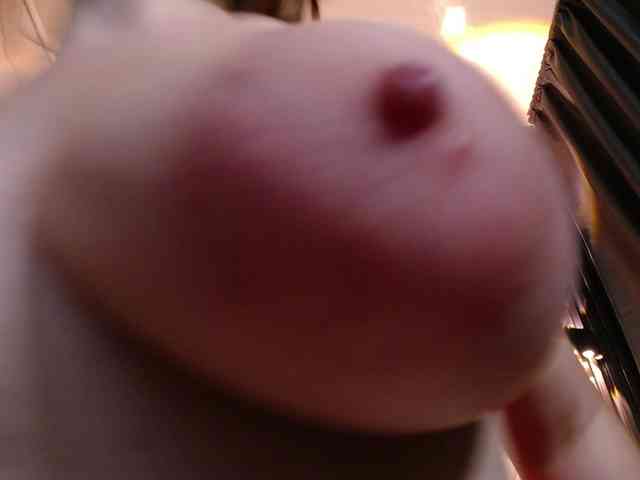 PrettyAriel webcam