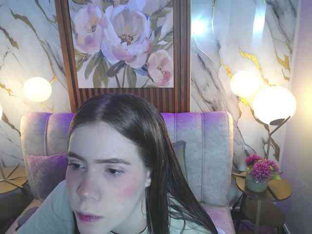 PrettyAriel webcam