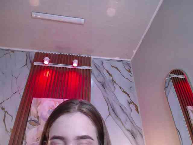 PrettyAriel webcam