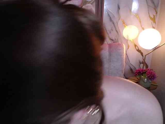 PrettyAriel webcam