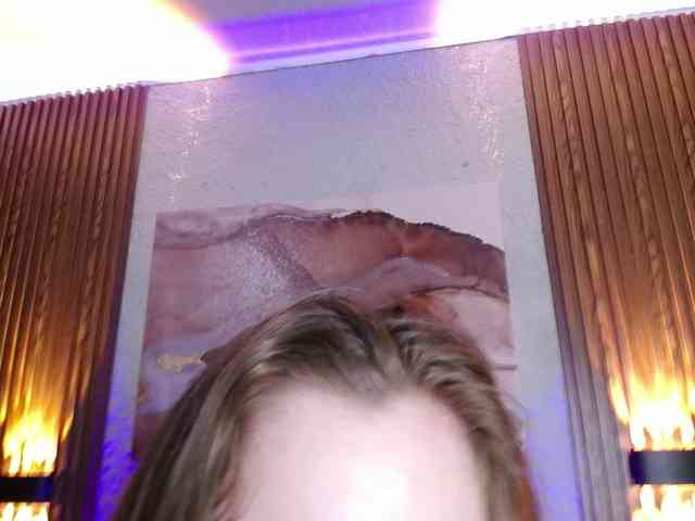 PrettyAriel webcam