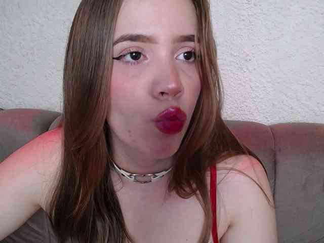 PrettyAriel webcam
