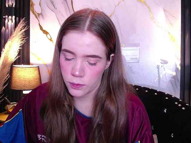 PrettyAriel webcam