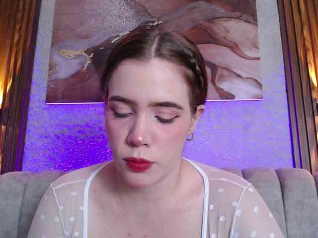 PrettyAriel webcam