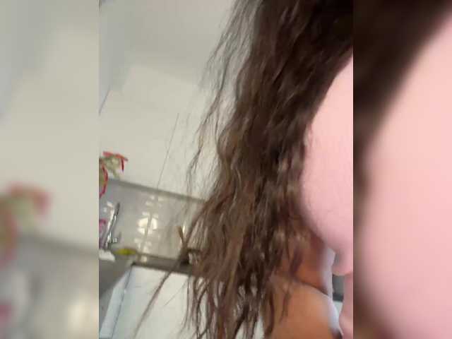 Kiss-krisss live cam on BongaCams