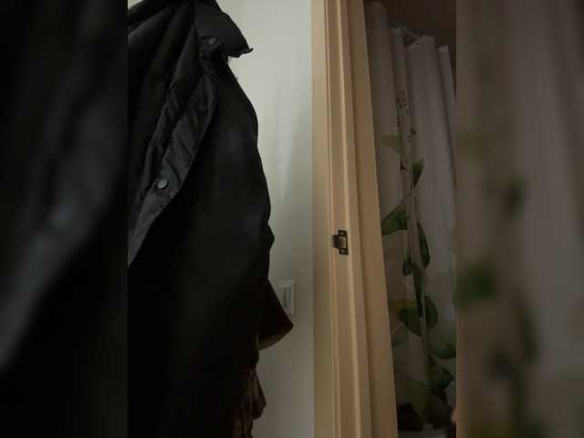 Kiss-krisss's BongaCams show and profile