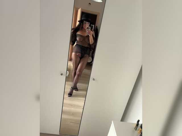 Kiss-krisss live cam on BongaCams