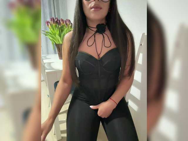 Kiss-krisss's BongaCams show and profile