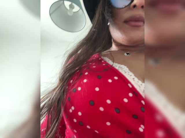 Kiss-krisss live cam on BongaCams