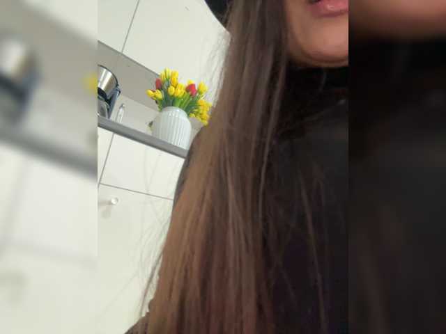 Kiss-krisss live cam on BongaCams