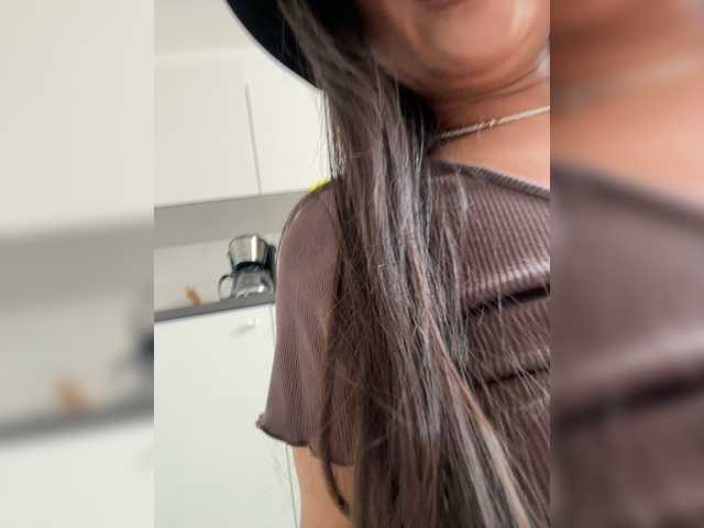 Kiss-krisss live cam on BongaCams