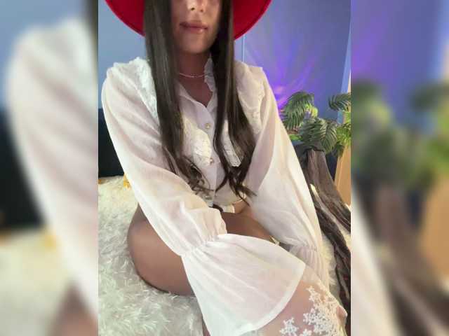 Kiss-krisss live cam on BongaCams