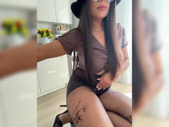 Kiss-krisss live cam on BongaCams