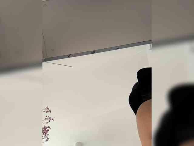 Kiss-krisss's webcam live show