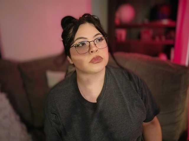 Drizzypeach live cam on BongaCams