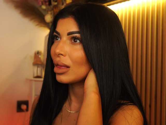 KimyBroox live cam on BongaCams