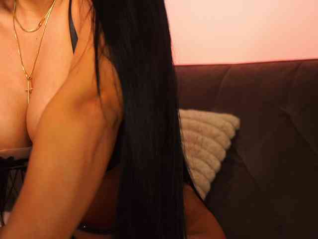 KimyBroox webcam