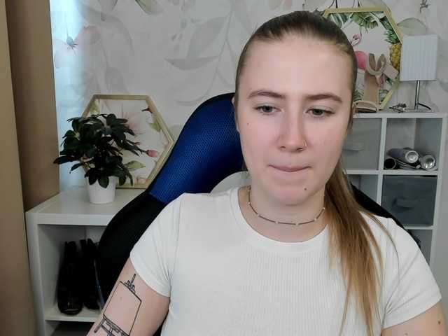 desireMegan live cam on BongaCams