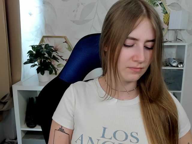 desireMegan live cam on BongaCams