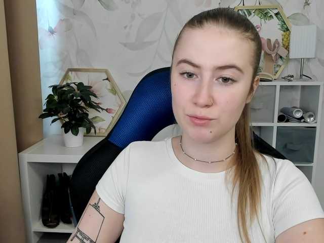 desireMegan live cam on BongaCams
