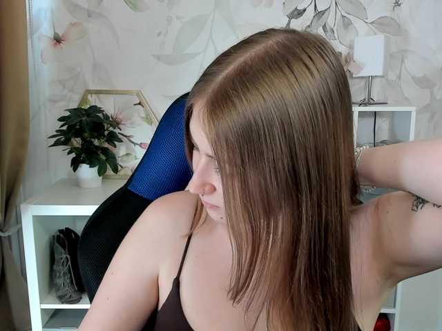 desireMegan live cam on BongaCams