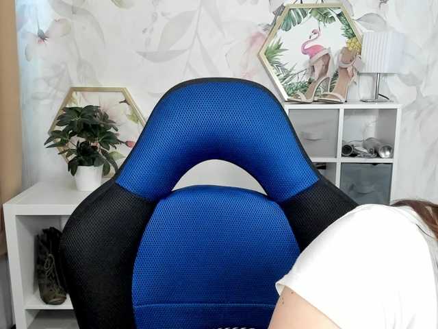 desireMegan live cam on BongaCams