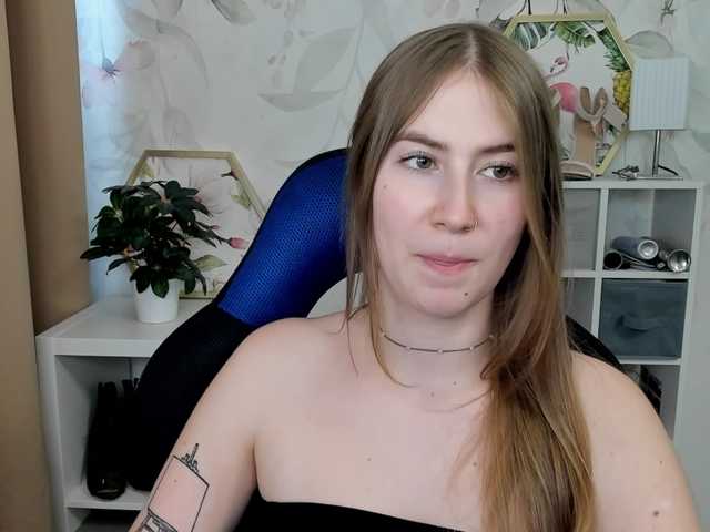 desireMegan live cam on BongaCams