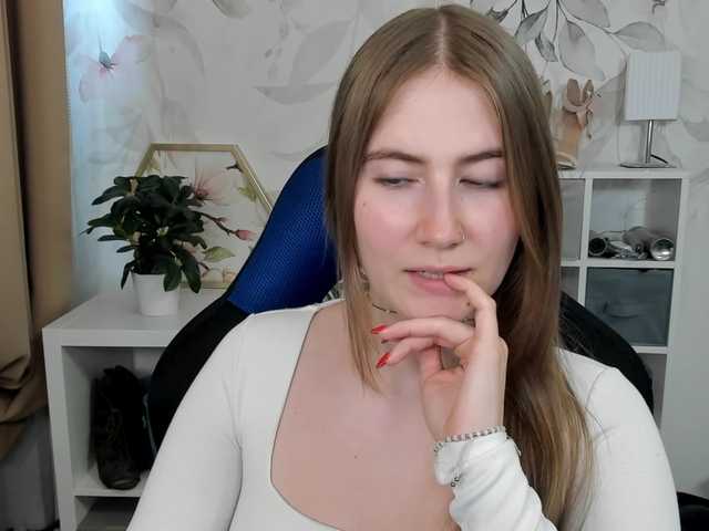 desireMegan live cam on BongaCams