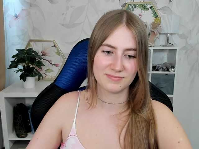 desireMegan live cam on BongaCams