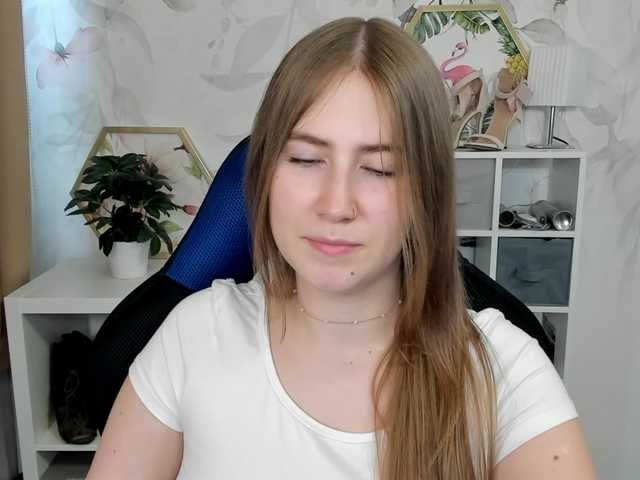 desireMegan live cam on BongaCams