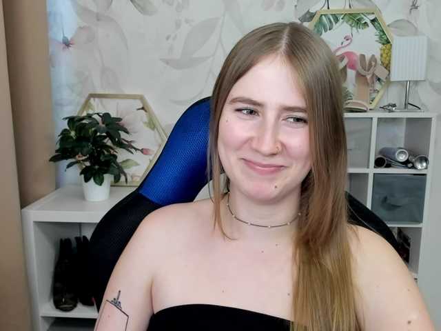 desireMegan live cam on BongaCams