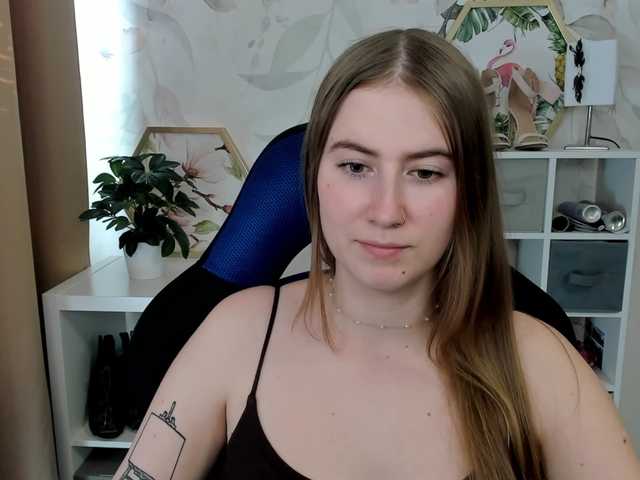 desireMegan live cam on BongaCams