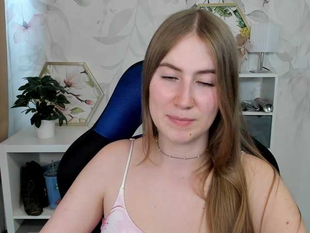 desireMegan live cam on BongaCams