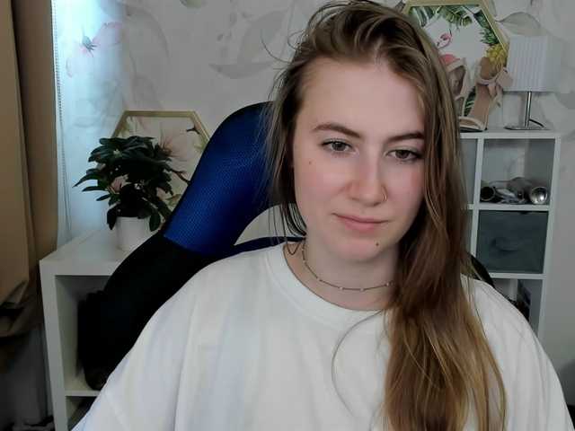 desireMegan live cam on BongaCams