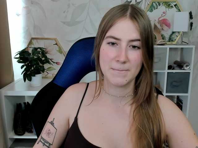 desireMegan live cam preview