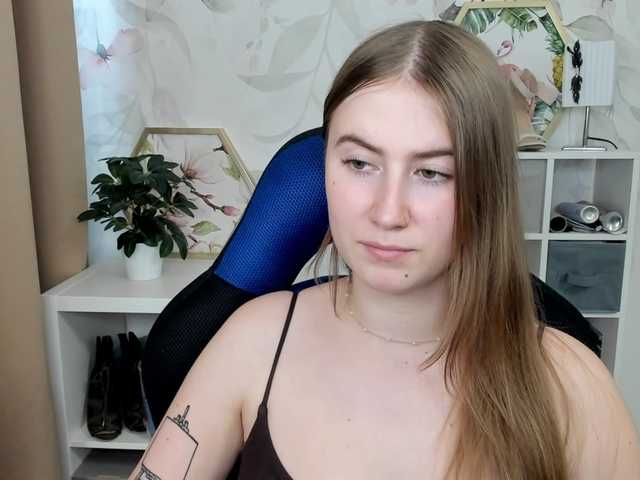 desireMegan live cam on BongaCams