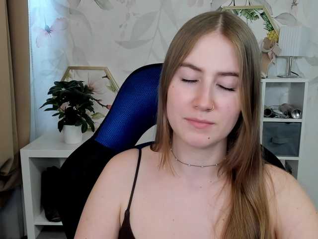 desireMegan live cam on BongaCams