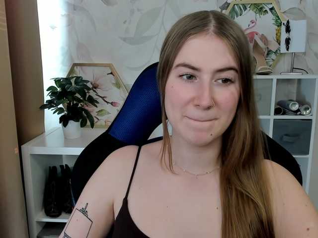desireMegan live cam on BongaCams