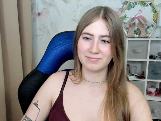 desireMegan, en directo ahora en BongaCams