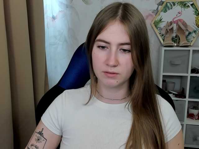 le modèle desireMegan est en webcam porno dans un show sur le site bongacams, il possède les tags suivants: White/Caucasian,Brunette,Shaved