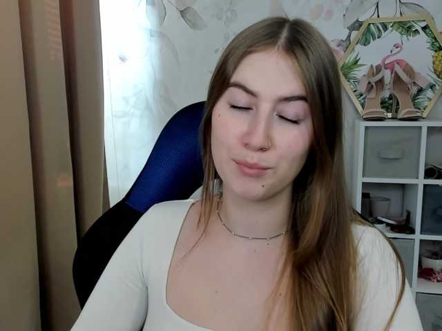 desireMegan live cam on BongaCams