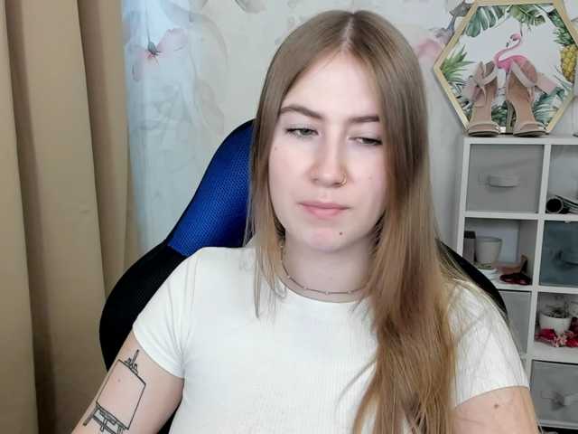 desireMegan live cam preview